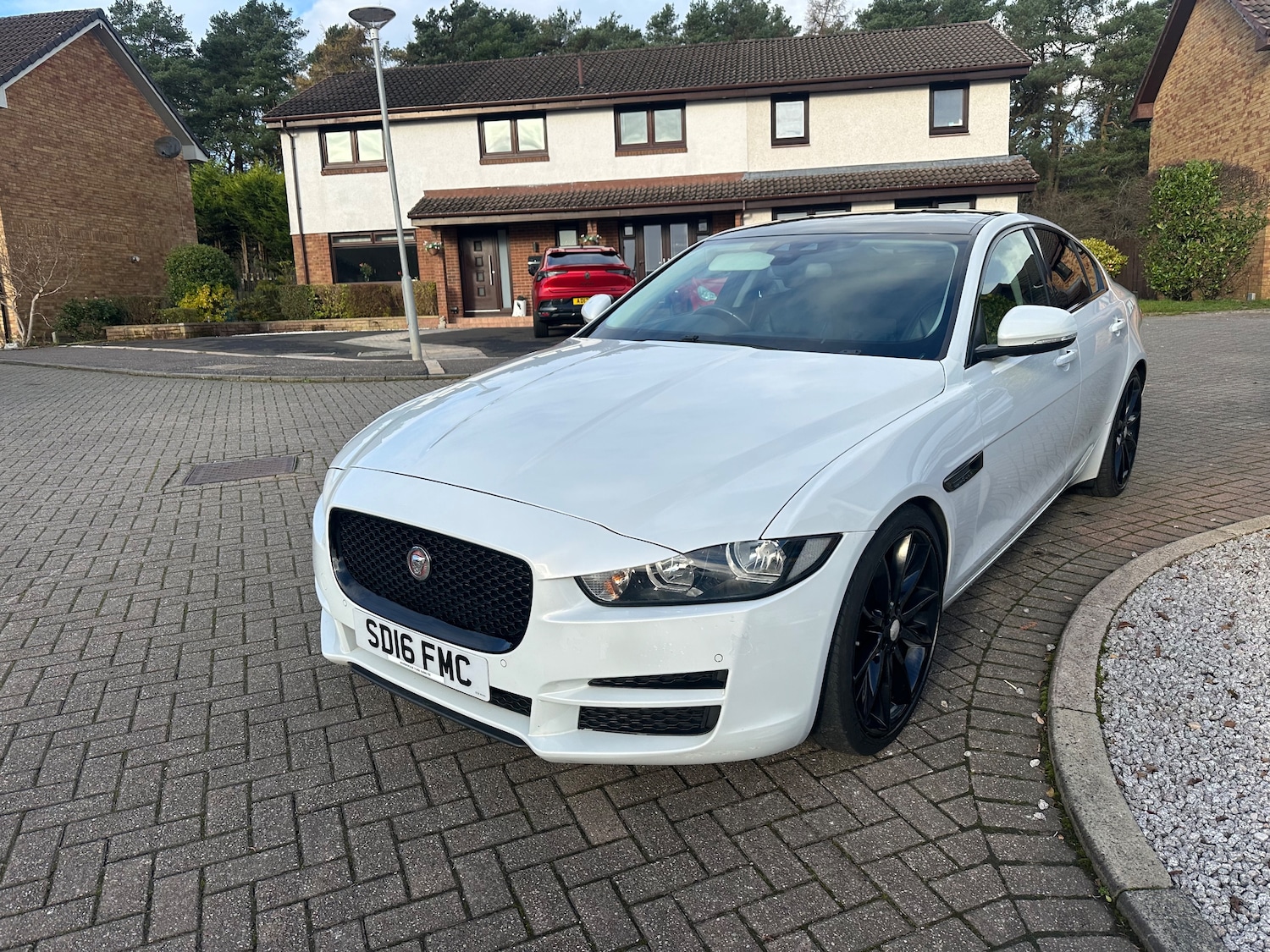 Used Jaguar XE 2016 for sale - 76586759: Photo 10