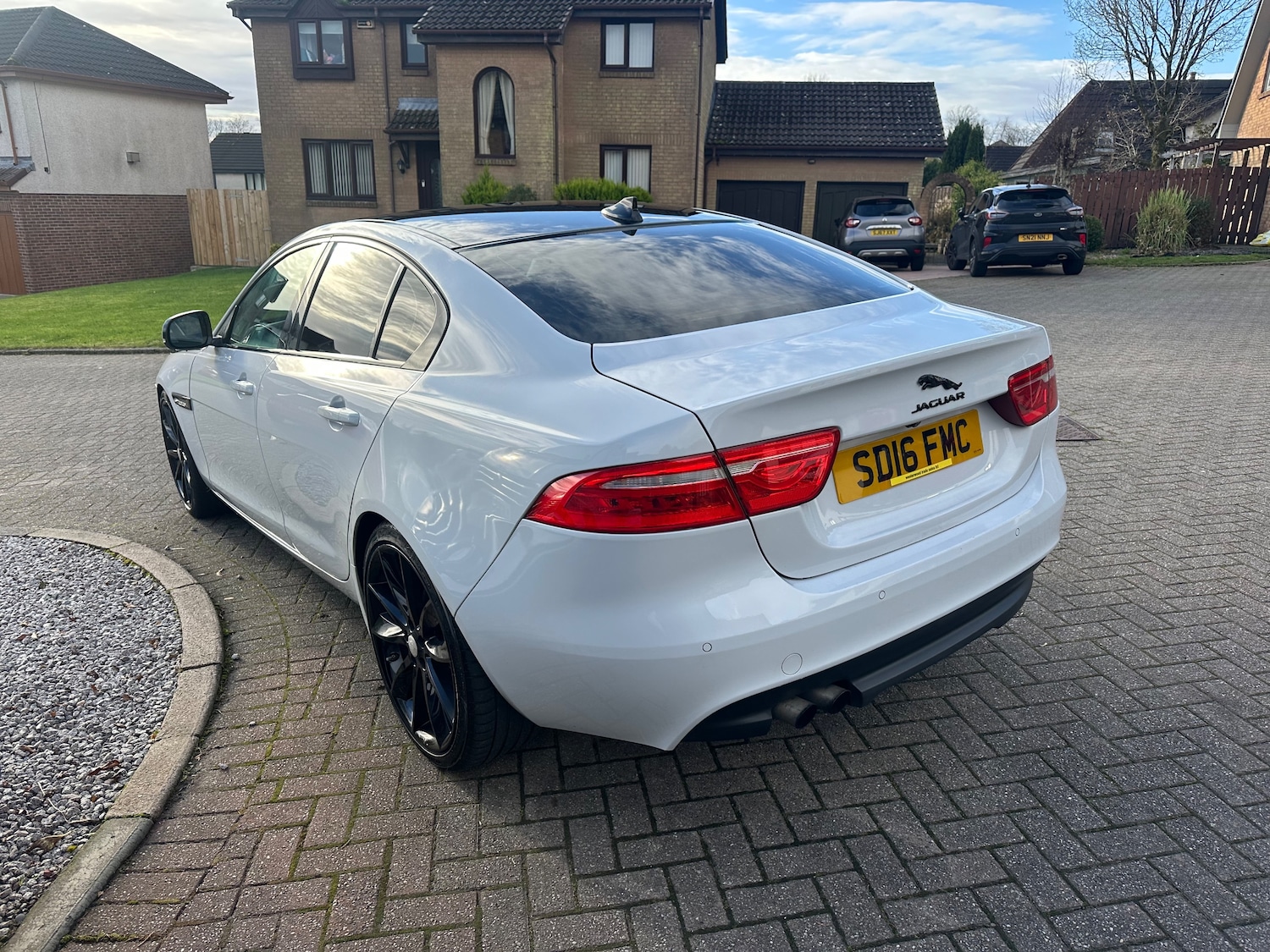 Used Jaguar XE 2016 for sale - 76586759: Photo 16