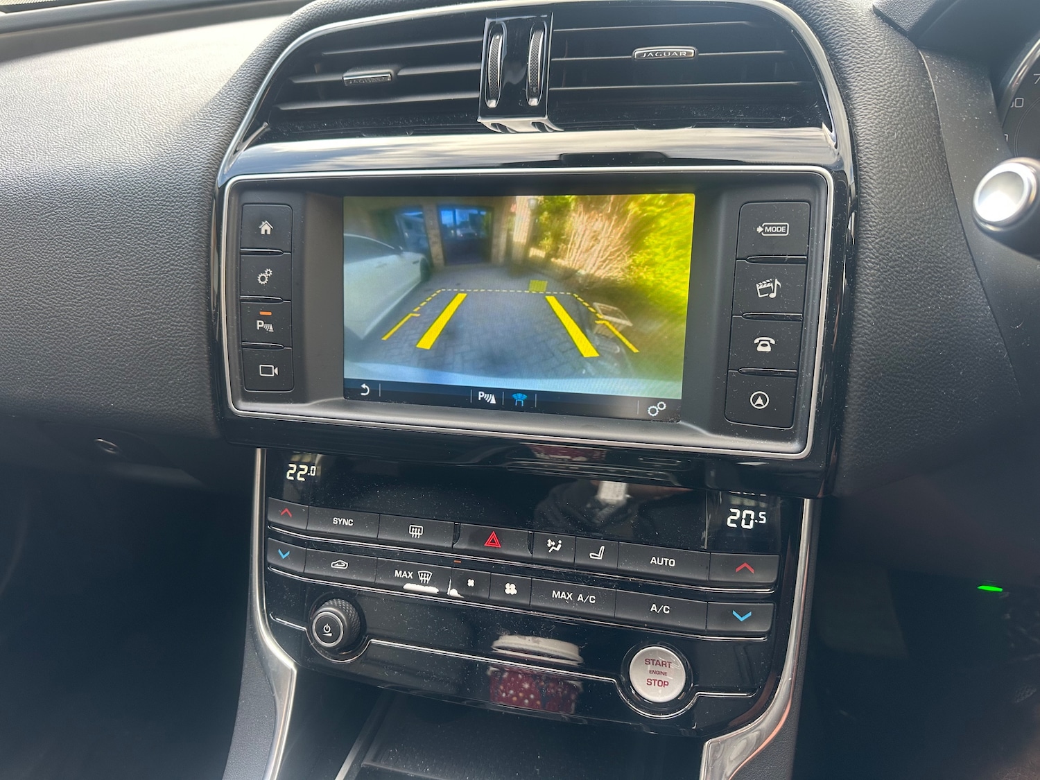 Used Jaguar XE 2016 for sale - 76586759: Photo 22