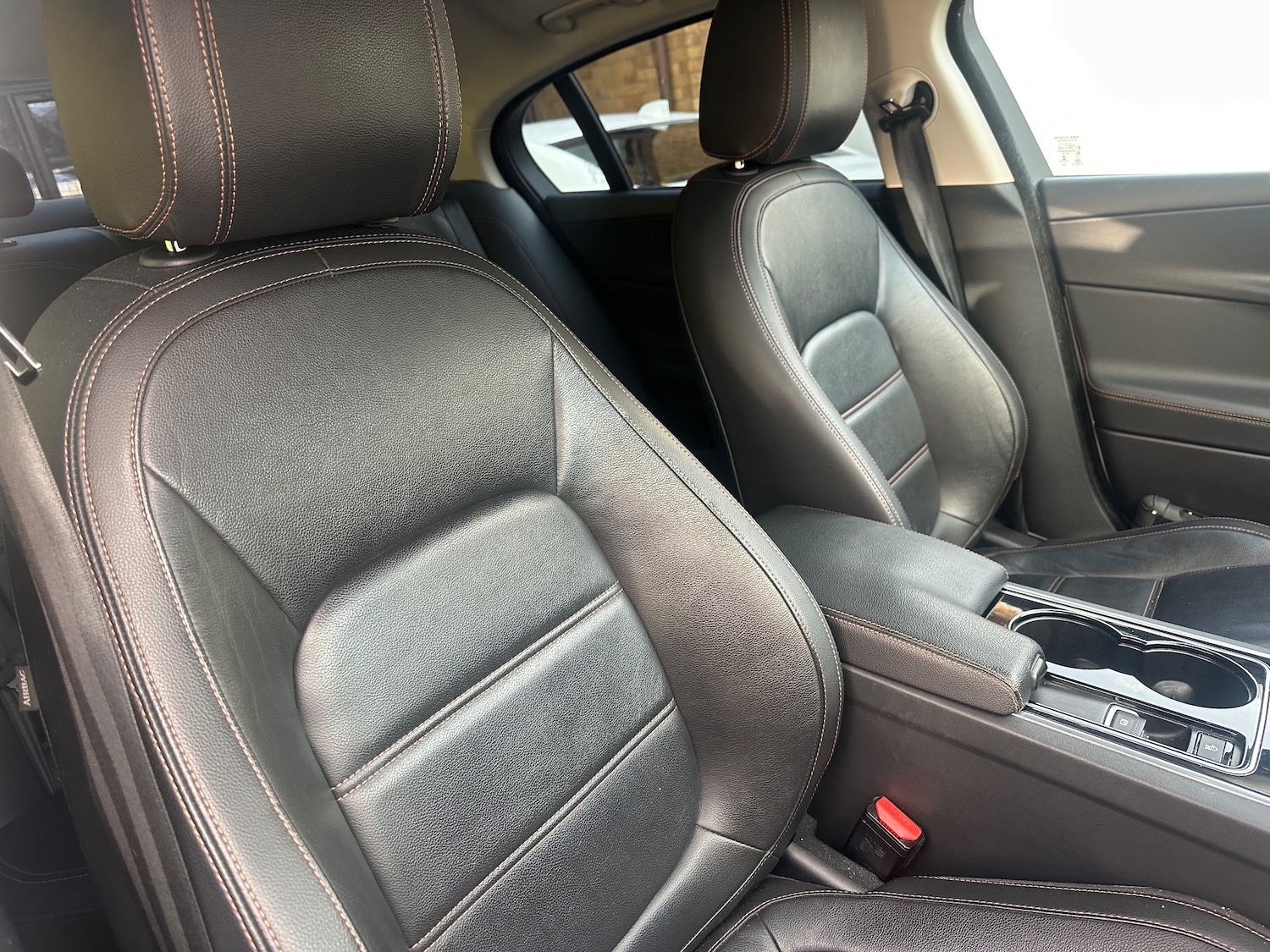 Used Jaguar XE 2016 for sale - 76586759: Photo 27