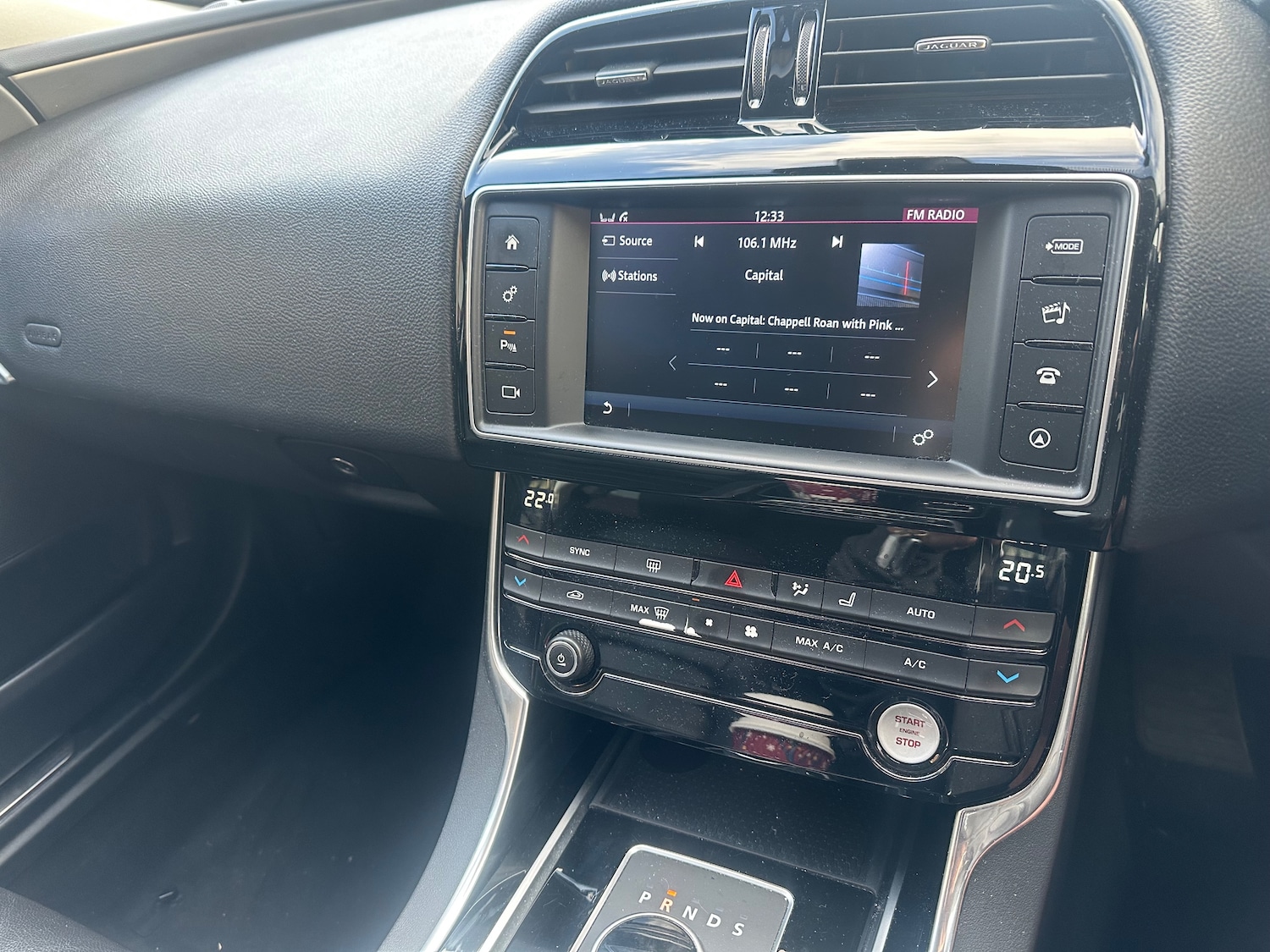 Used Jaguar XE 2016 for sale - 76586759: Photo 30