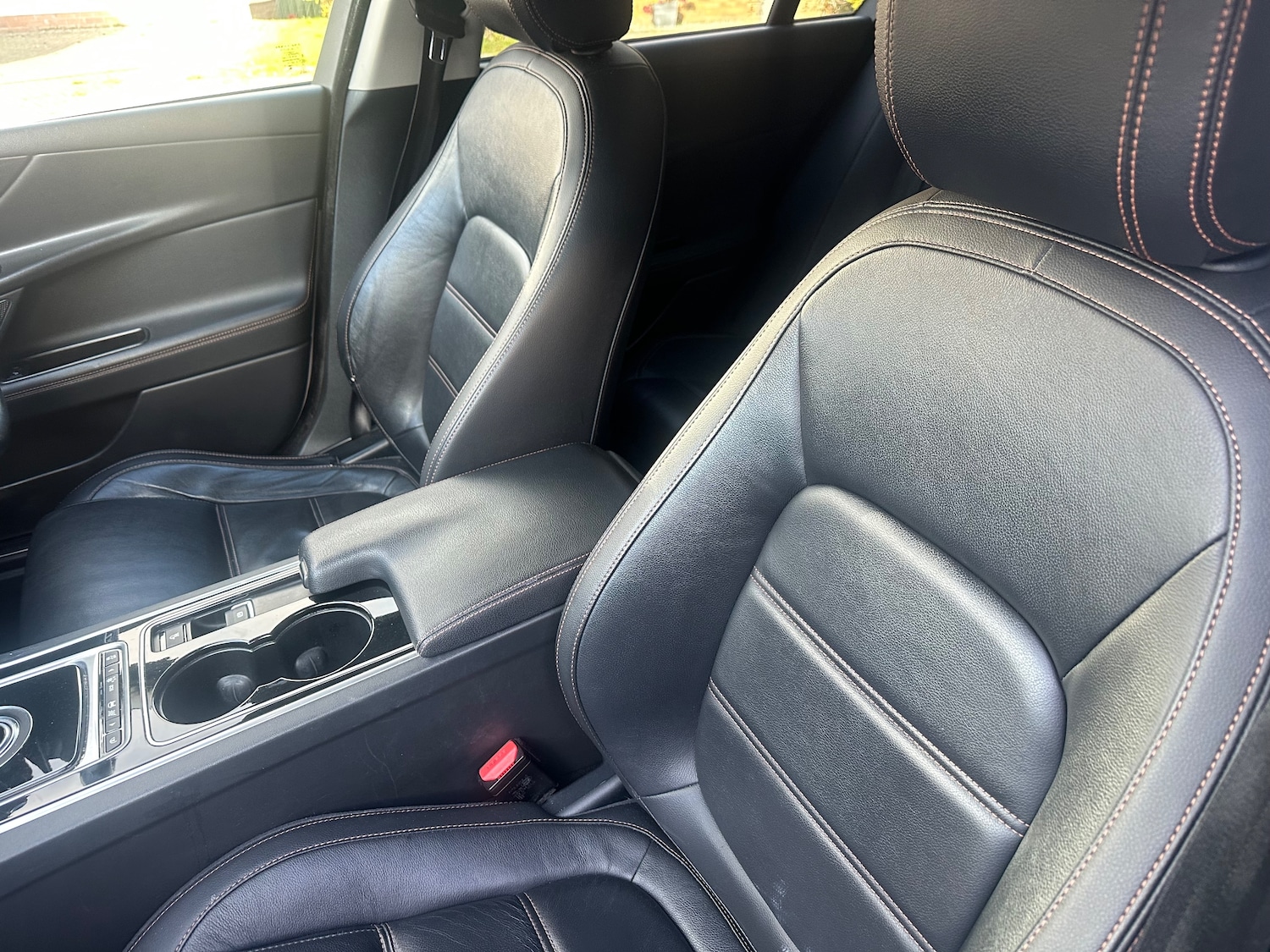 Used Jaguar XE 2016 for sale - 76586759: Photo 35