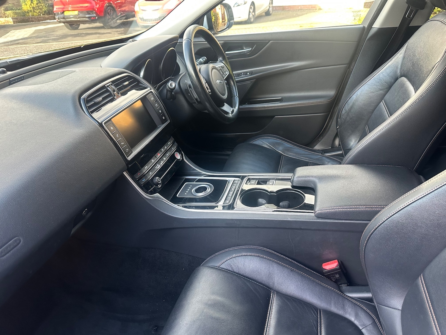 Used Jaguar XE 2016 for sale - 76586759: Photo 37