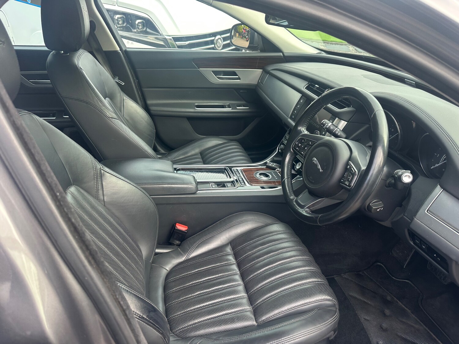 Used Jaguar XF 2016 for sale - 75995622: Photo 16