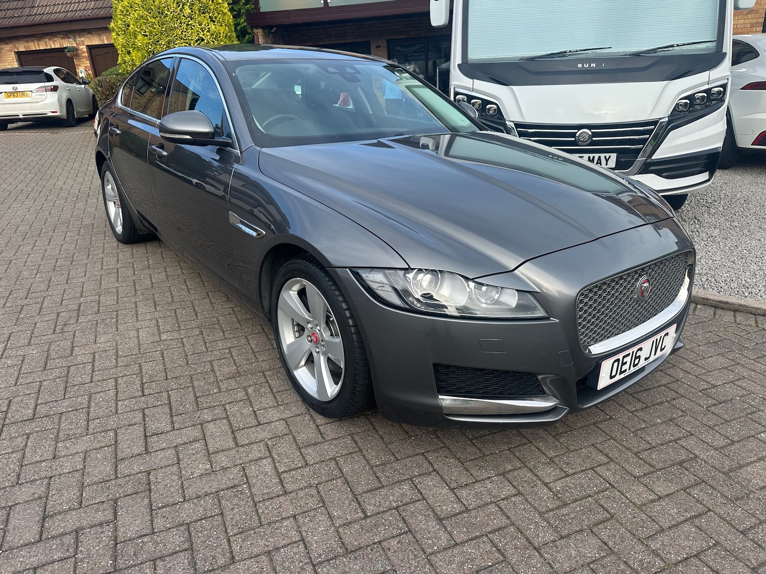 Used Jaguar XF 2016 for sale - 75995622: Photo 2