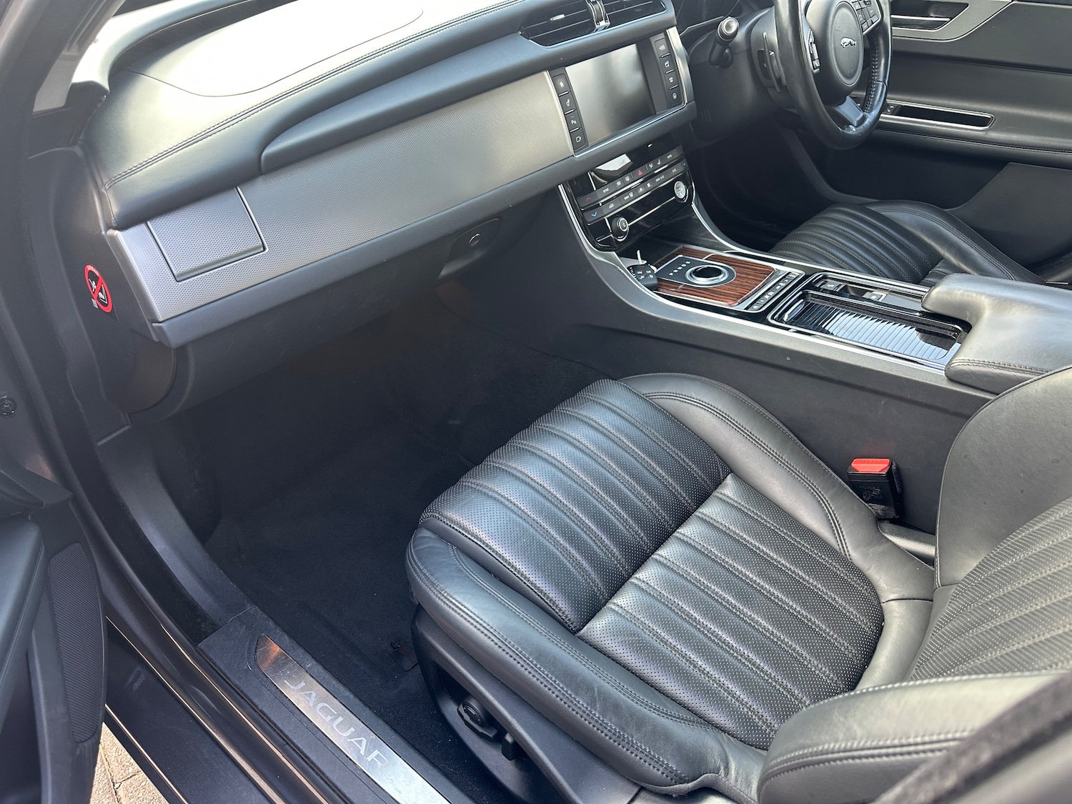 Used Jaguar XF 2016 for sale - 75995622: Photo 27