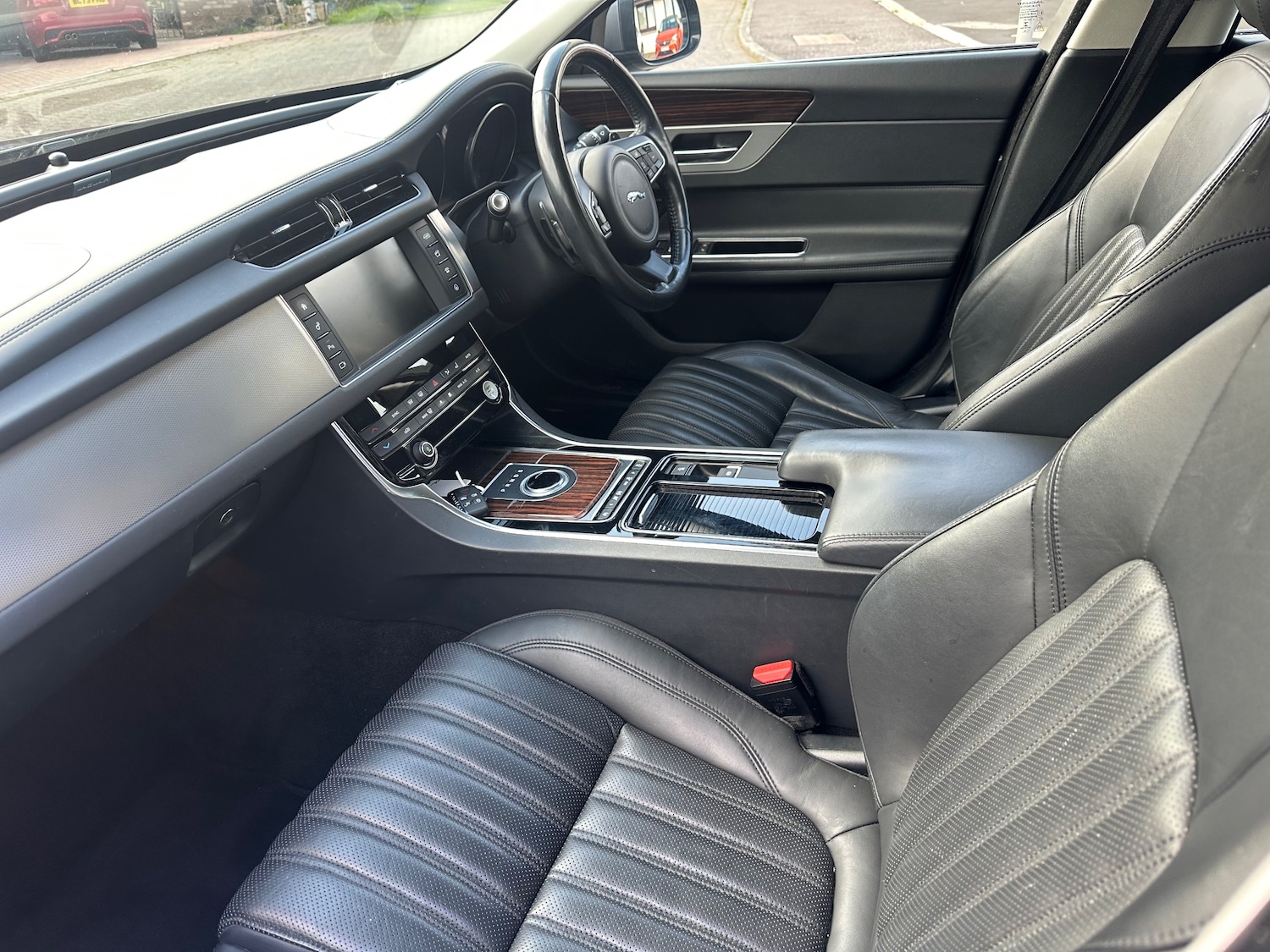 Used Jaguar XF 2016 for sale - 75995622: Photo 28