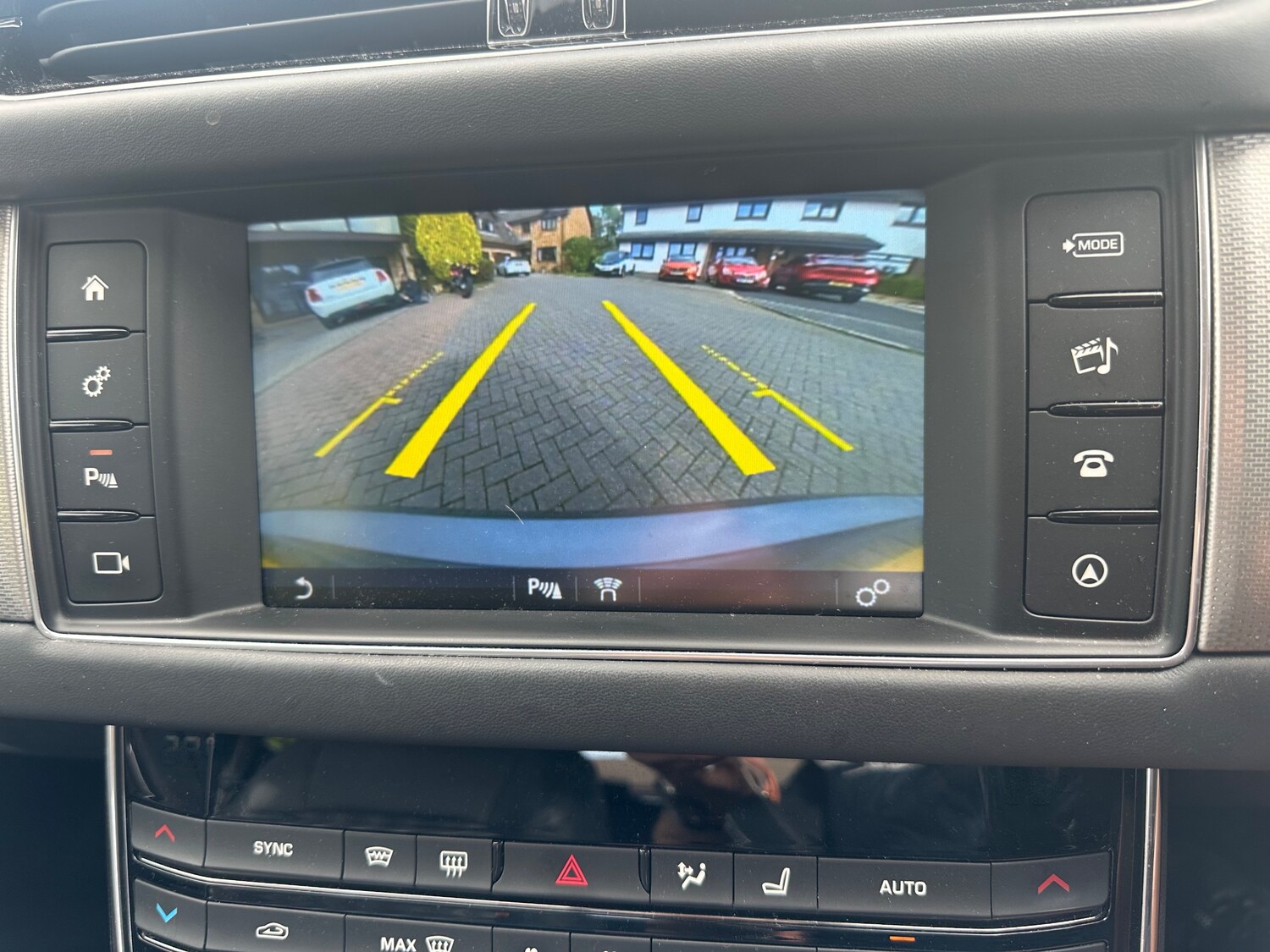 Used Jaguar XF 2016 for sale - 75995622: Photo 31