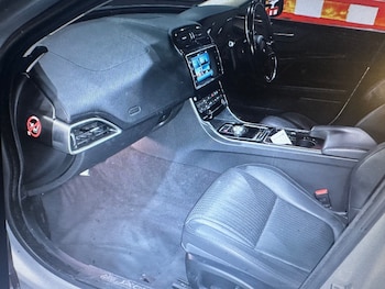 Used Jaguar XE 2016 for sale - 76739360: Photo