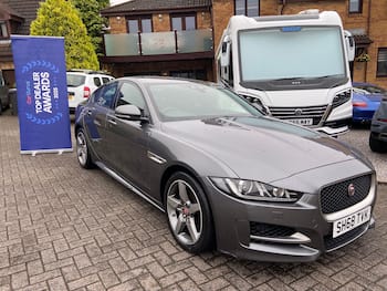 Used Jaguar XE 2018 for sale - 79687074: Photo