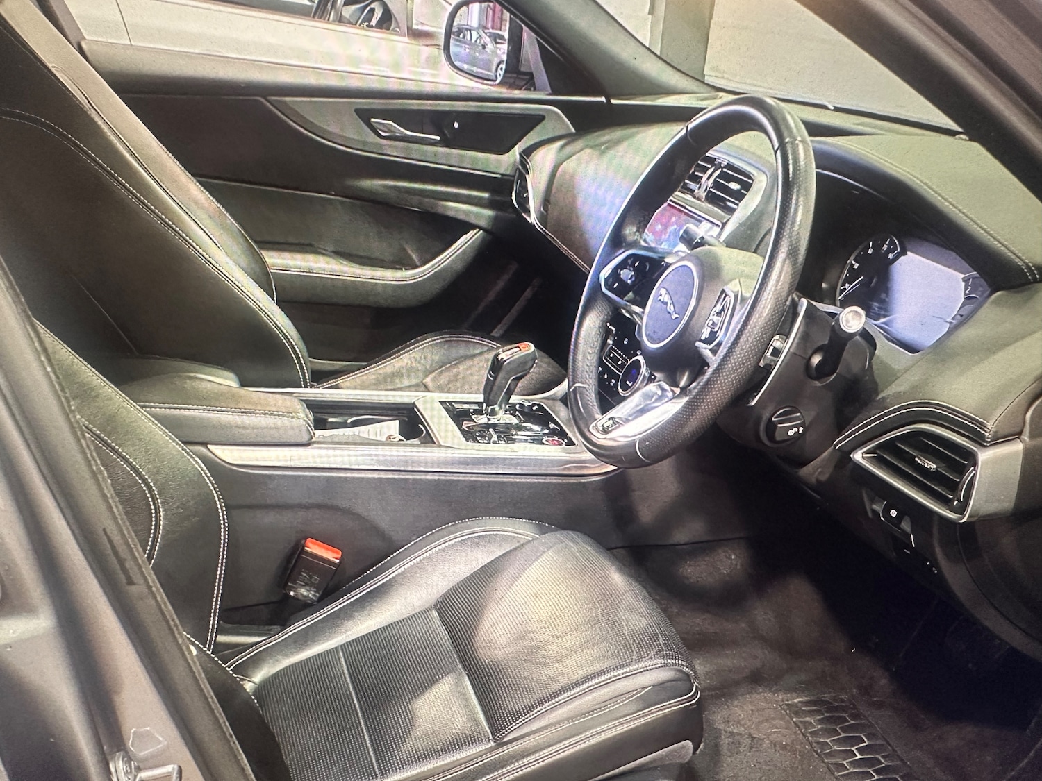 Used Jaguar XE 2019 for sale - 78124833: Photo 5