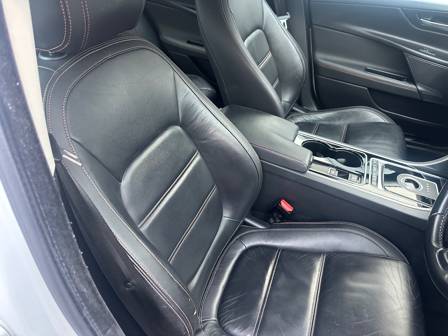 Used Jaguar XE 2016 for sale - 75598524: Photo 10