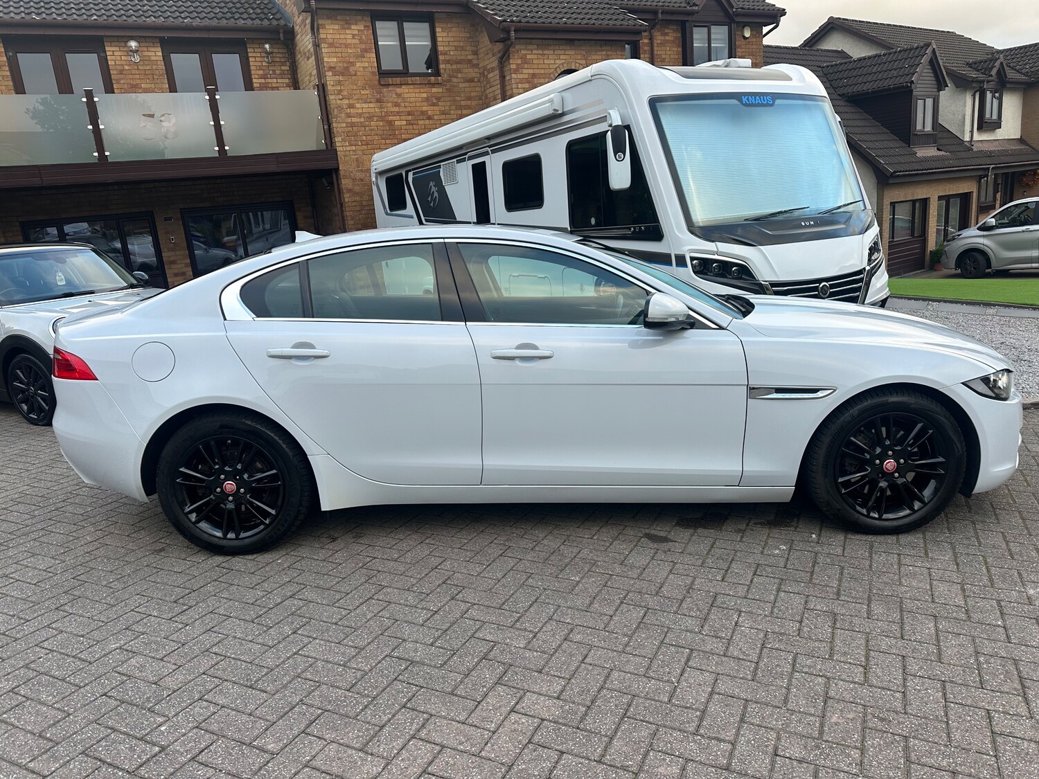 Used Jaguar XE 2016 for sale - 75598524: Photo 23