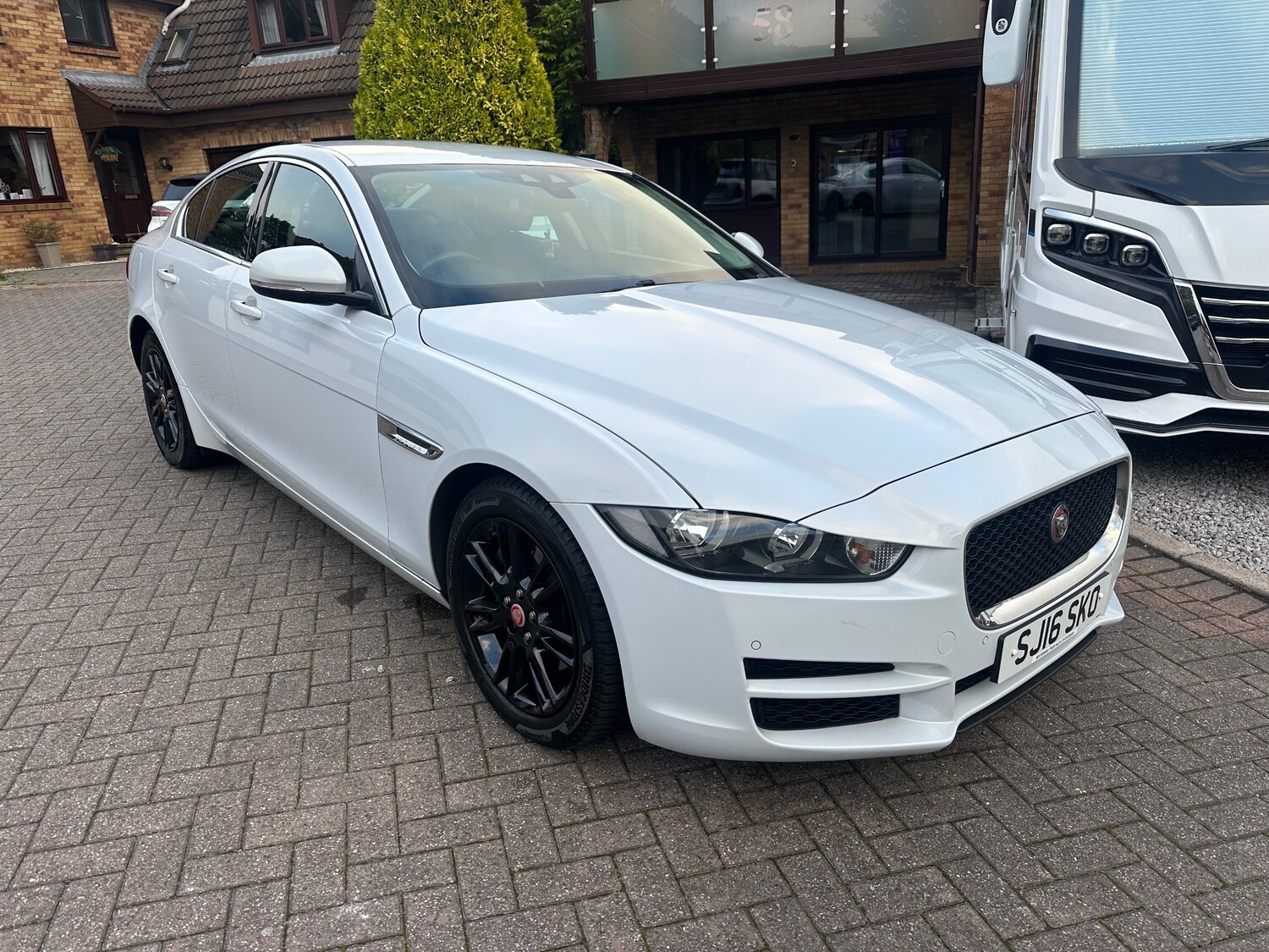 Used Jaguar XE 2016 for sale - 75598524: Photo 31