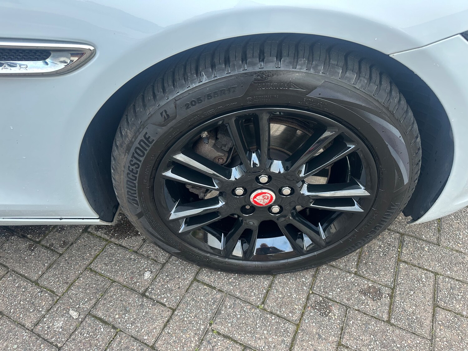 Used Jaguar XE 2016 for sale - 75598524: Photo 32