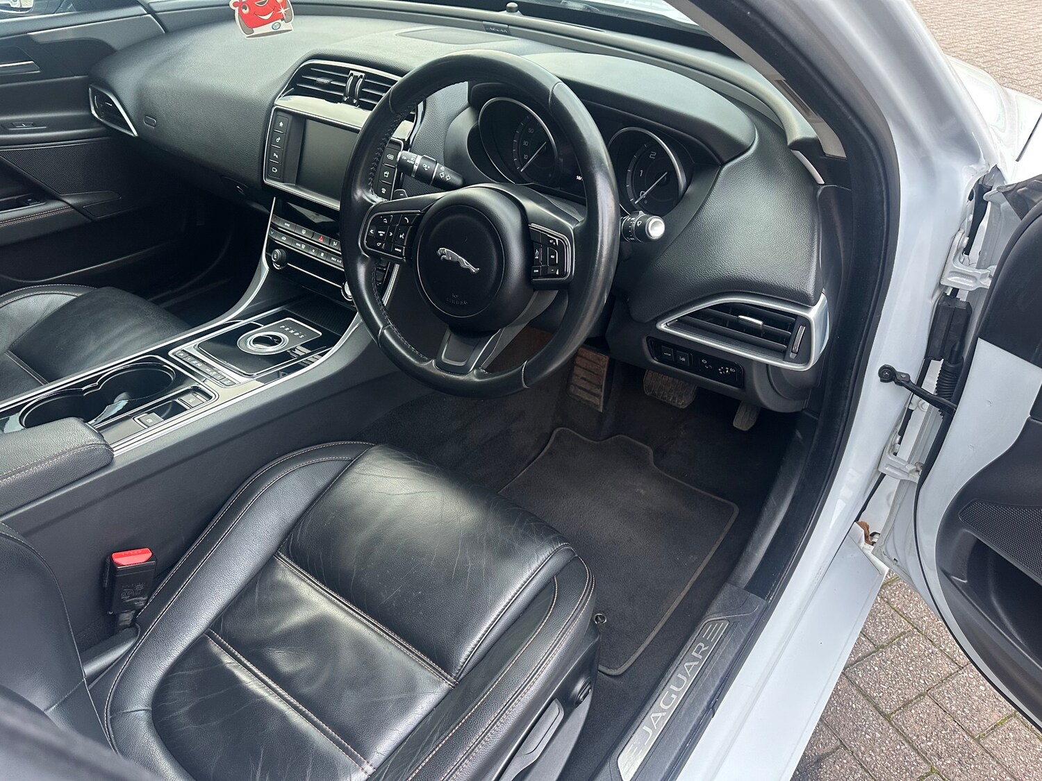 Used Jaguar XE 2016 for sale - 75598524: Photo 34