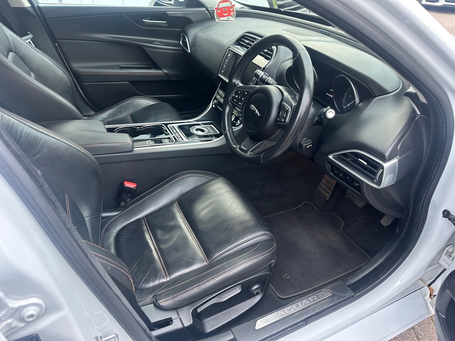 Used Jaguar XE 2016 for sale - 75598524: Photo 35