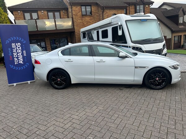 Used Jaguar XE 2016 for sale - 75598524: Photo 3