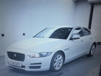 Used Jaguar XE 2016 for sale - 75598524: Photo