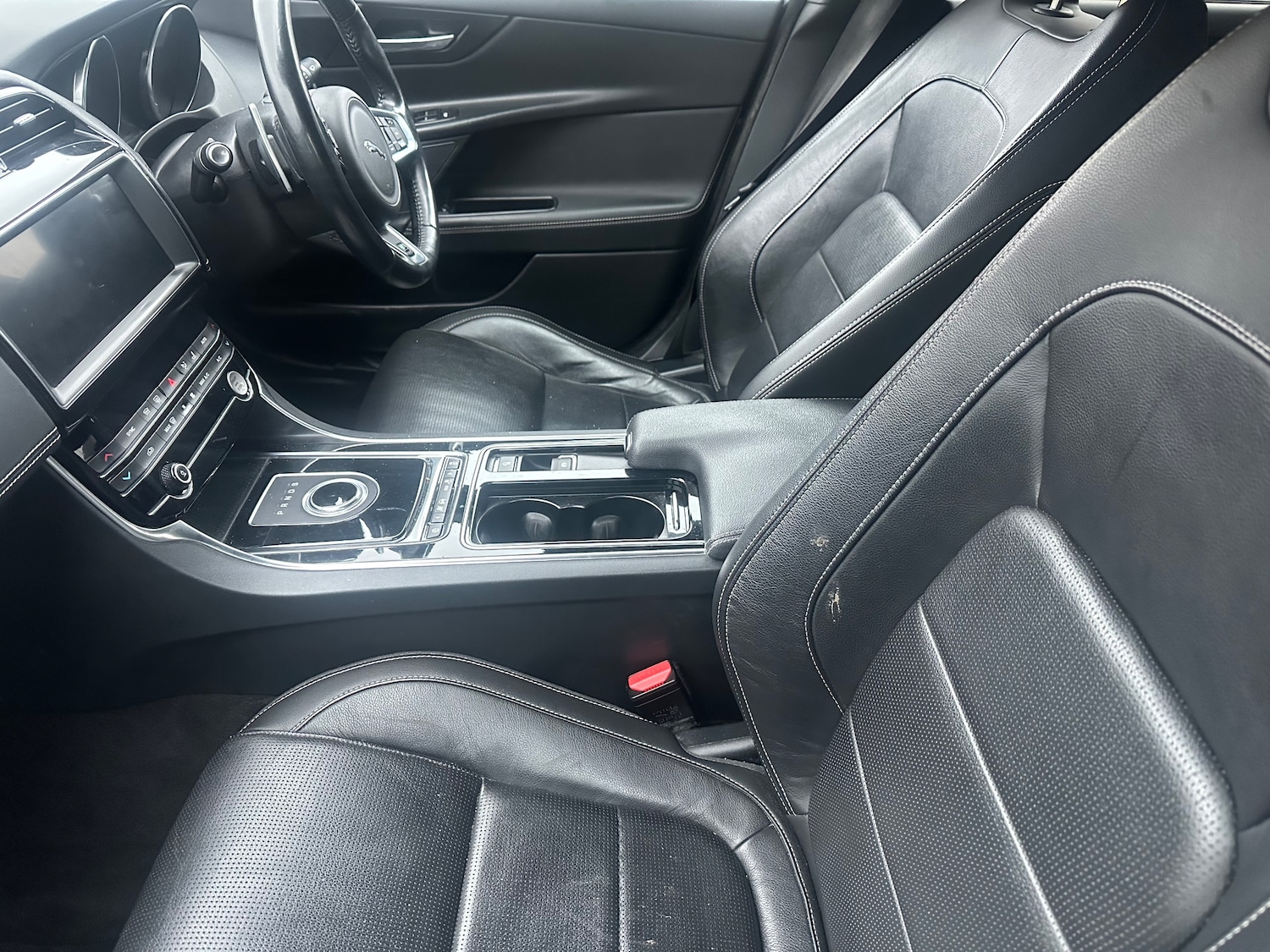 Used Jaguar XE 2019 for sale - 77421291: Photo 15