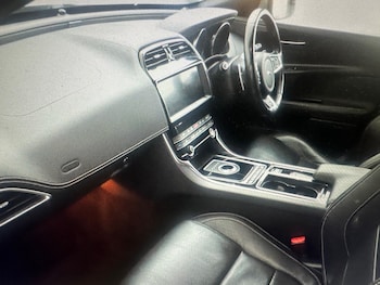 Used Jaguar XE 2019 for sale - 77421291: Photo