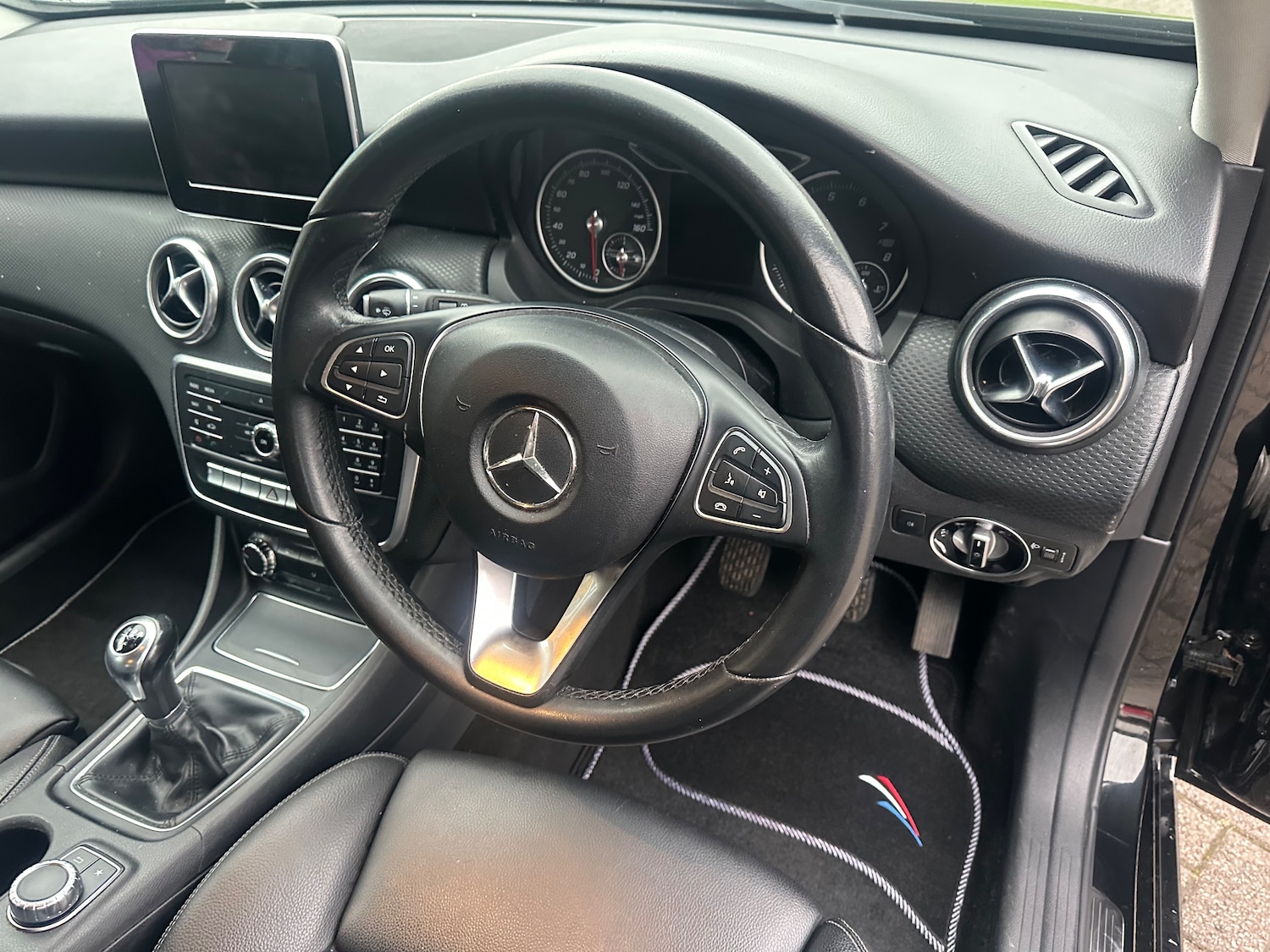 Used Mercedes-Benz A-Class 2017 for sale - 76653840: Photo 16
