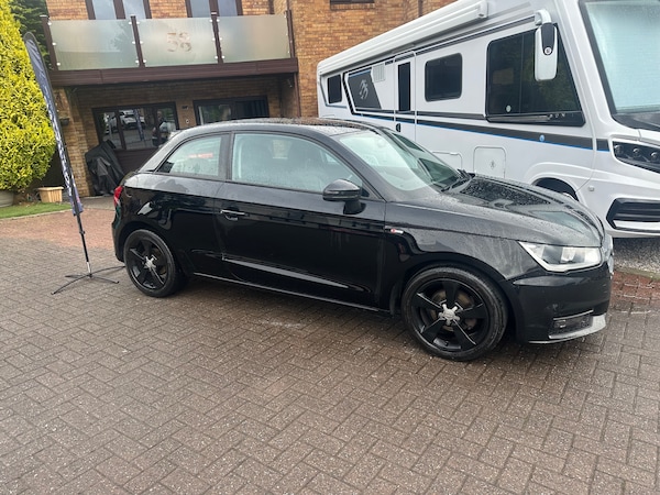 Used Audi A1 2017 for sale - 75700747: Photo 2