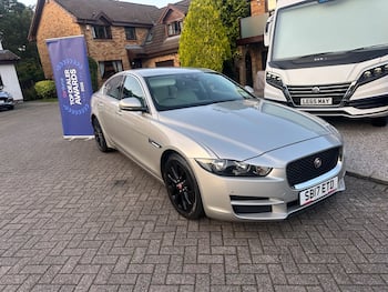 Used Jaguar XE 2017 for sale - 79819024: Photo