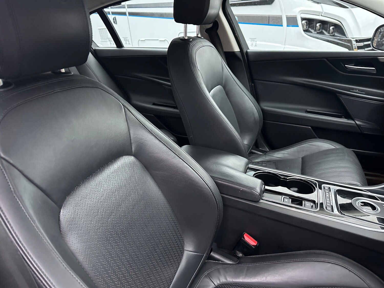 Used Jaguar XE 2016 for sale - 77692008: Photo 27