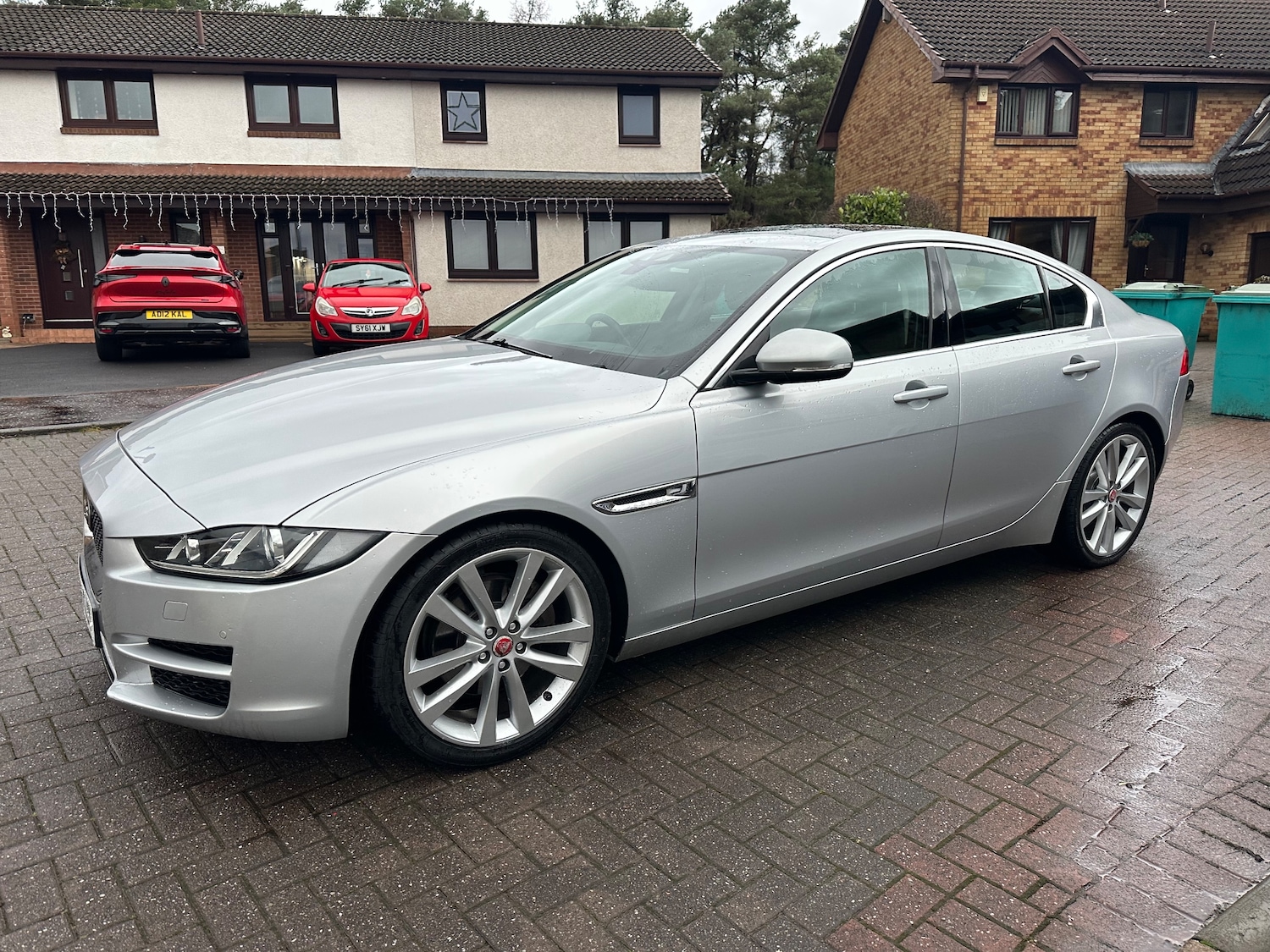 Used Jaguar XE 2016 for sale - 77692008: Photo 3