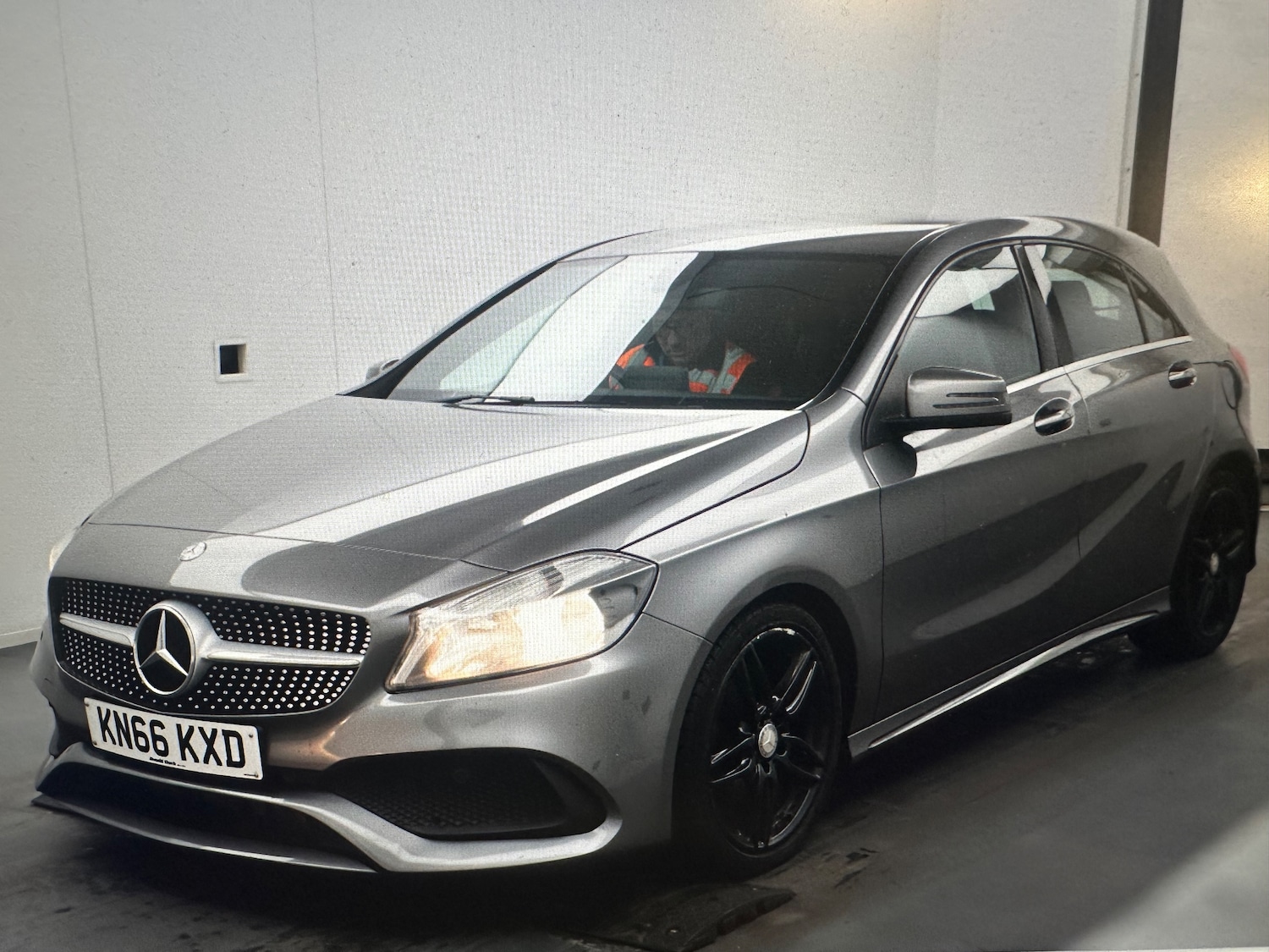 Used Mercedes-Benz A-Class 2016 for sale - 77935518: Photo 2