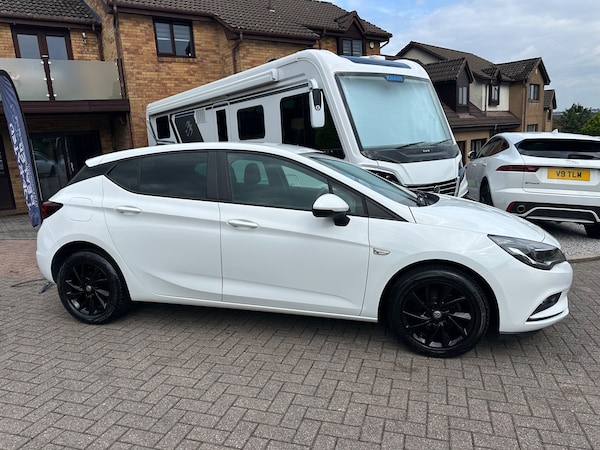 Used Vauxhall Astra 2018 for sale - 75196619: Photo 1
