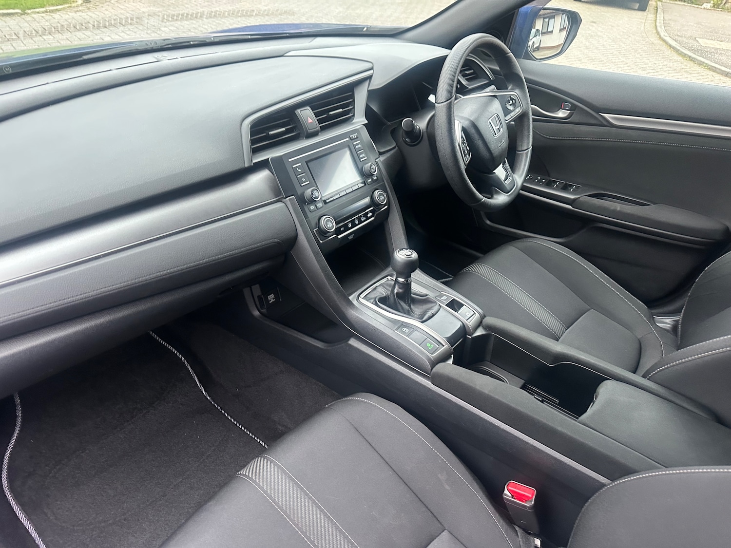 Used Honda Civic 2018 for sale - 76305317: Photo 17