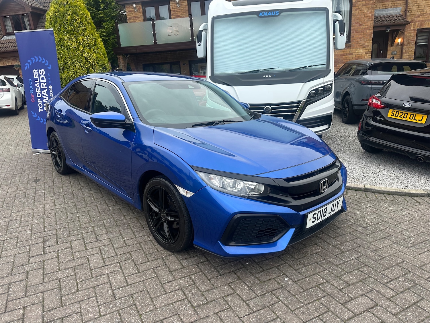 Used Honda Civic 2018 for sale - 76305317: Photo 2