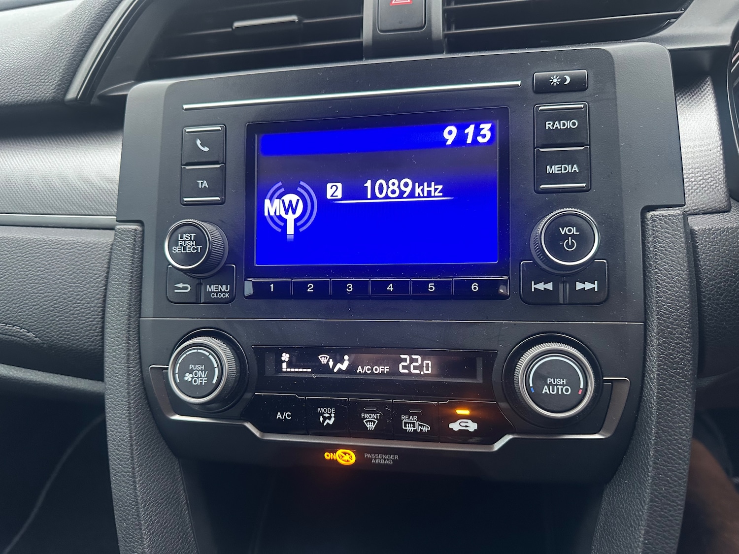 Used Honda Civic 2018 for sale - 76305317: Photo 23