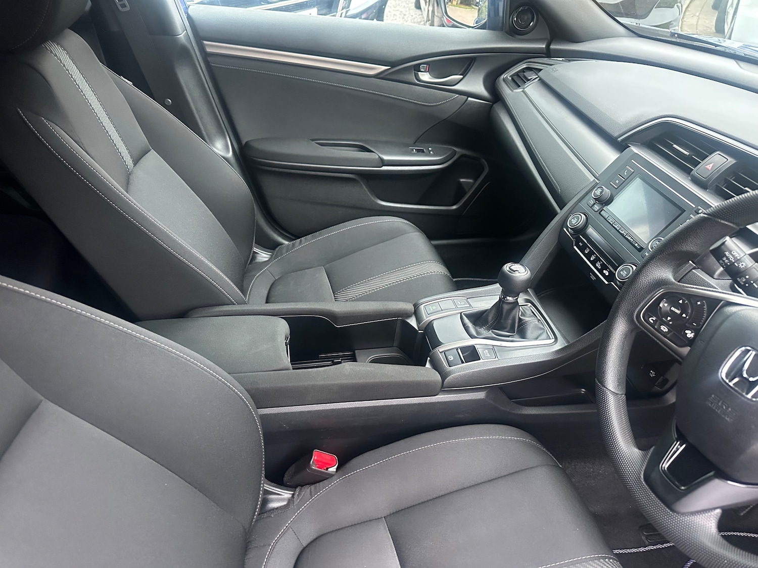 Used Honda Civic 2018 for sale - 76305317: Photo 29