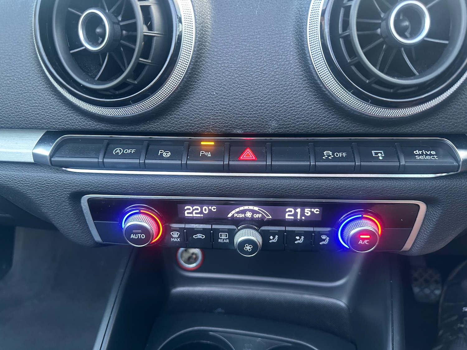 Used Audi A3 Cabriolet 2014 for sale - 77350481: Photo 34