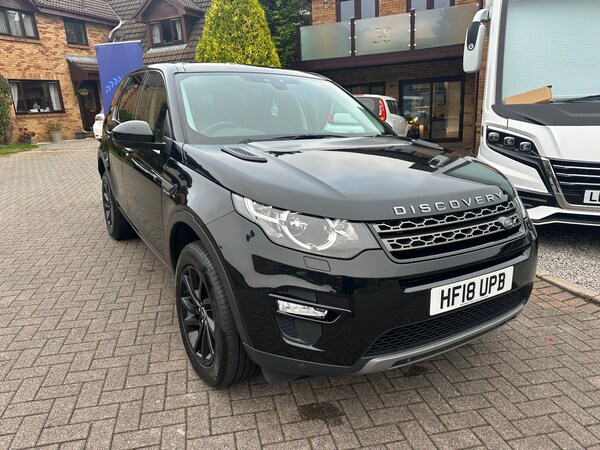 Used Land Rover Discovery Sport 2018 for sale - 76273795: Photo 2