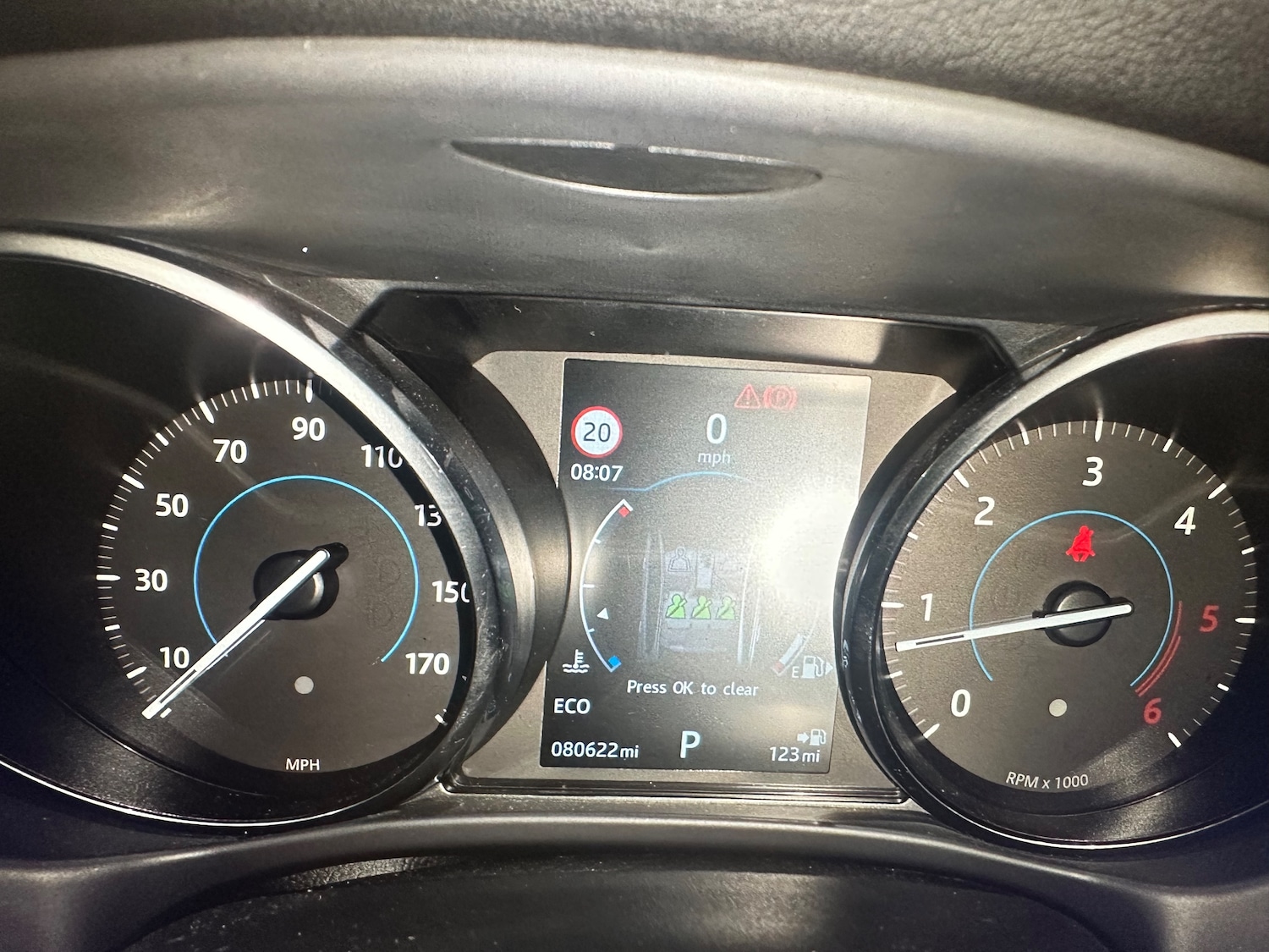 Used Jaguar XE 2016 for sale - 77200771: Photo 6