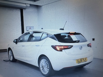 Used Vauxhall Astra 2016 for sale - 76010745: Photo 3