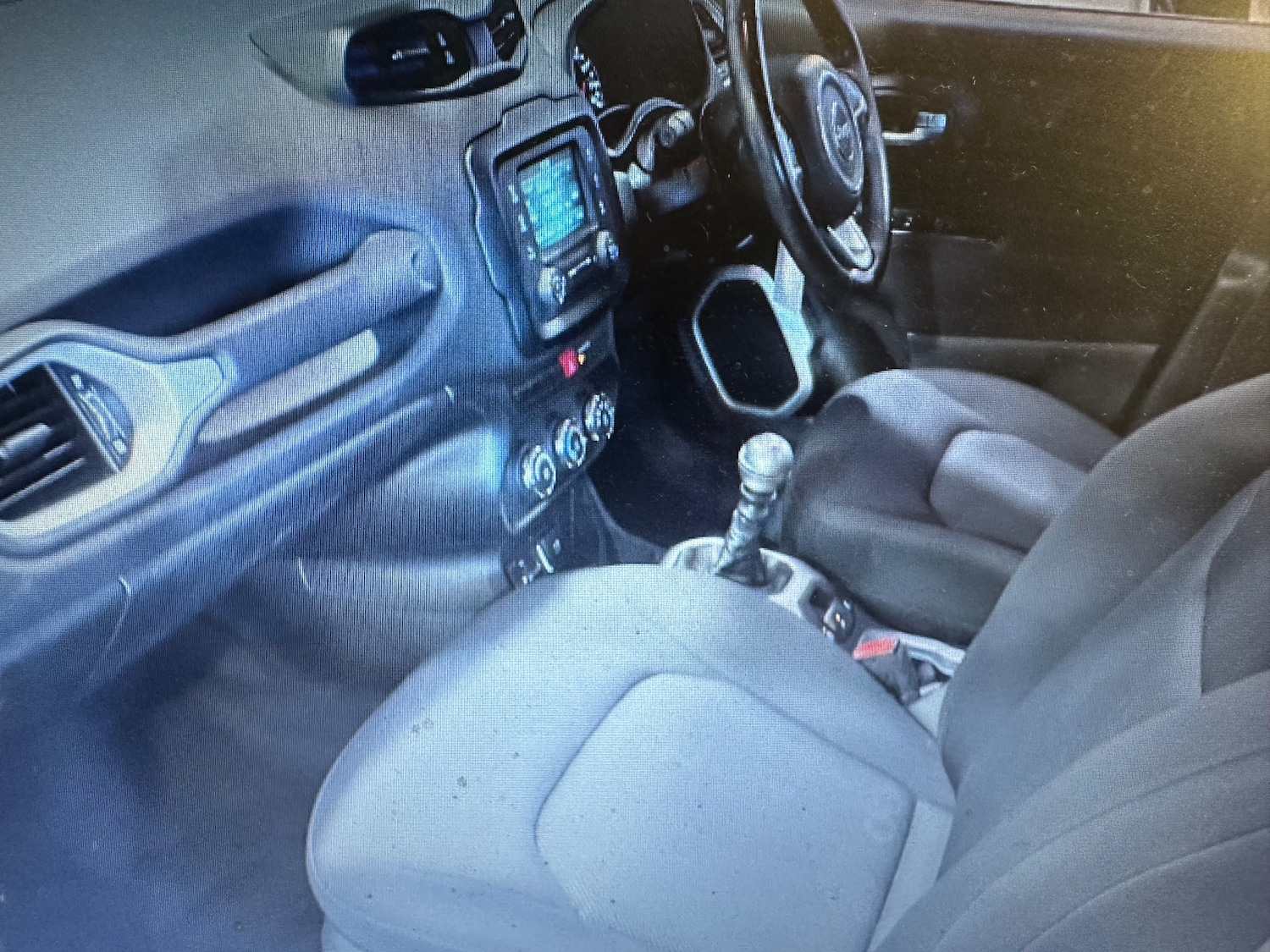 Used Jeep Renegade 2016 for sale - 76165123: Photo 4