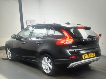 Used Volvo V40 Cross Country 2016 for sale - 77743441: Photo