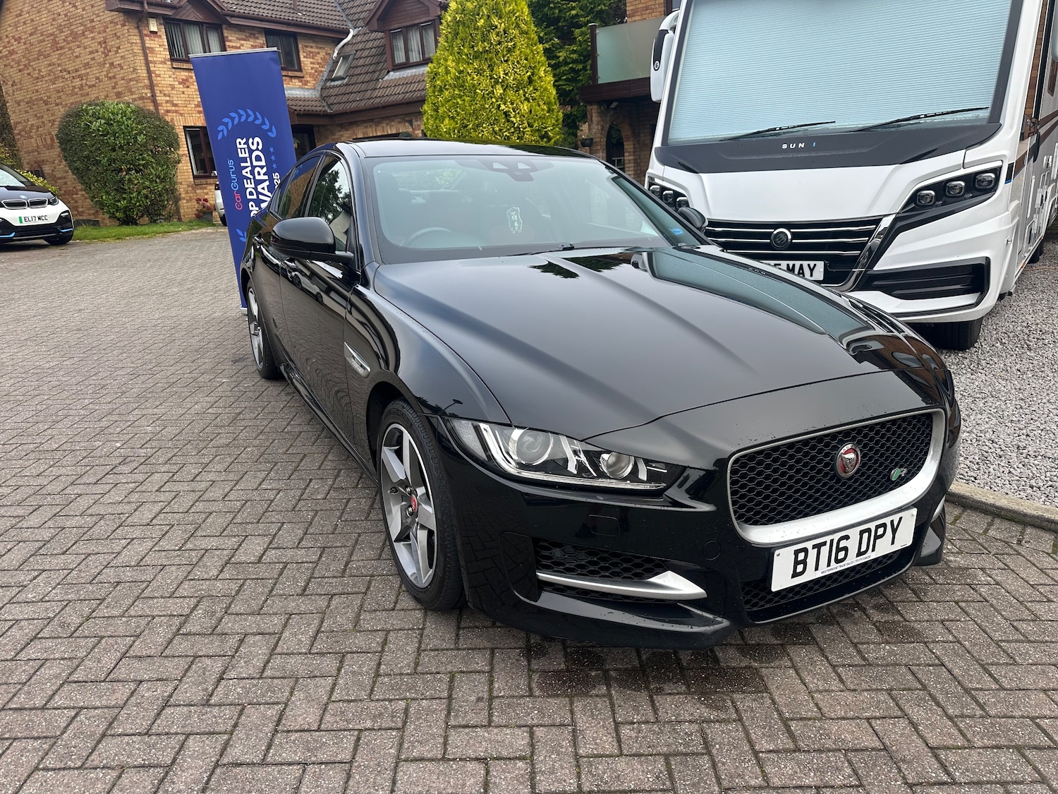 Used Jaguar XE 2016 for sale - 76249529: Photo 2
