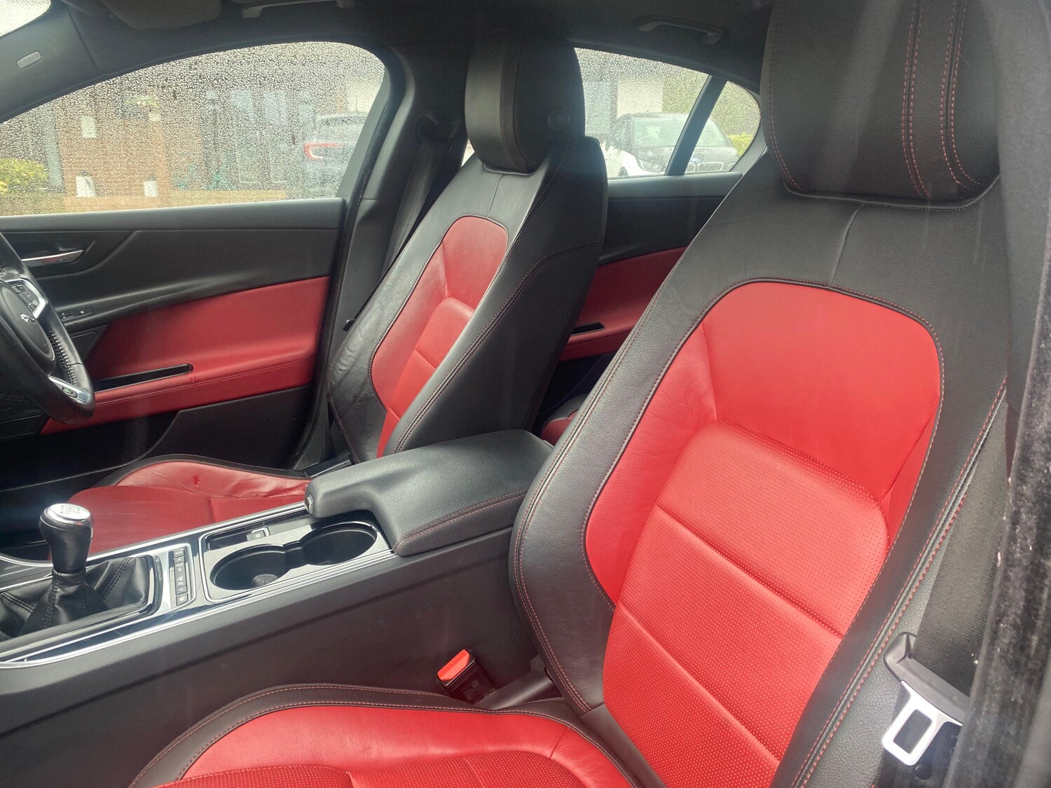 Used Jaguar XE 2016 for sale - 76249529: Photo 28