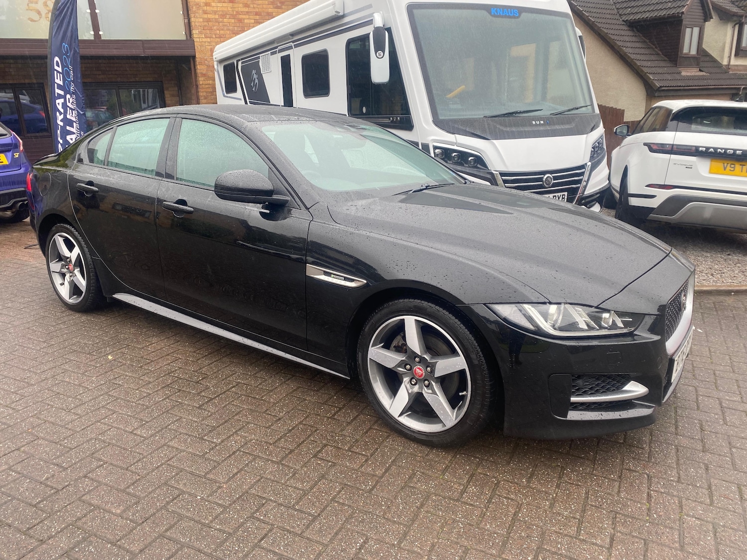 Used Jaguar XE 2016 for sale - 76249529: Photo 3