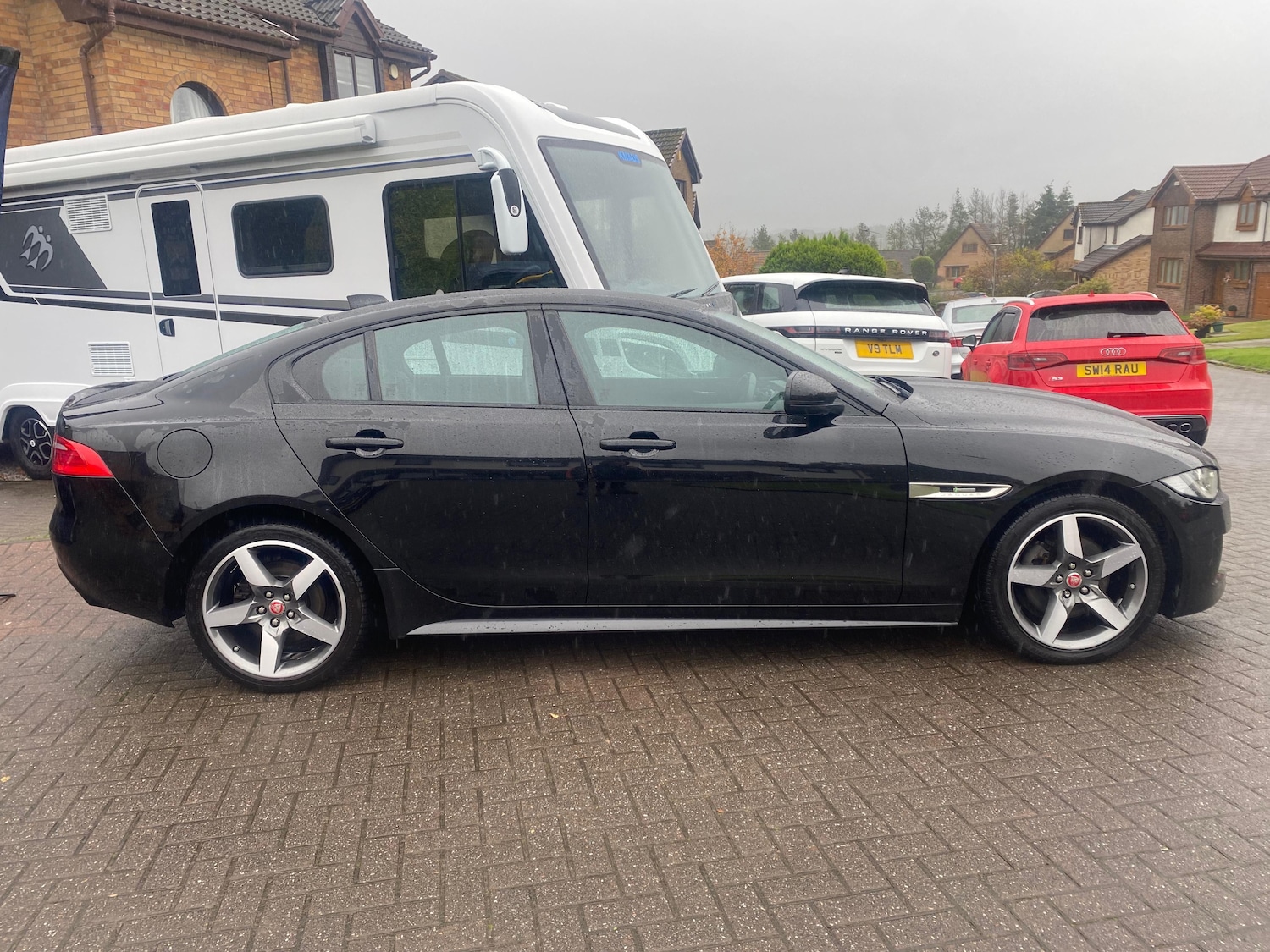 Used Jaguar XE 2016 for sale - 76249529: Photo 4
