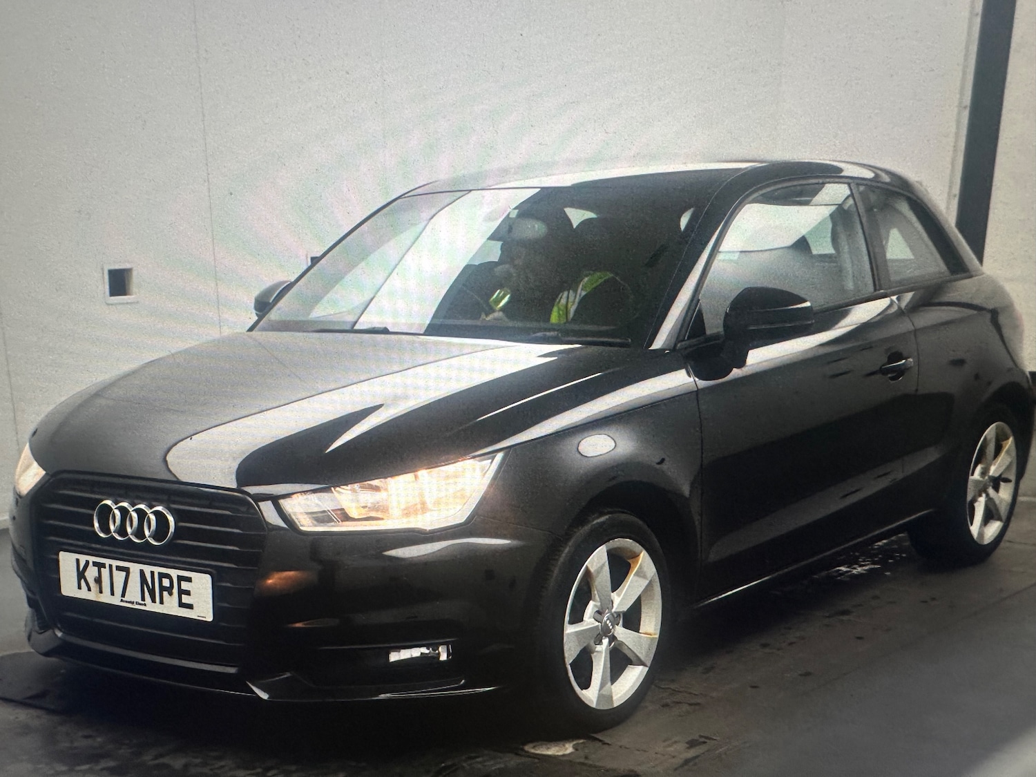 Used Audi A1 2017 for sale - 77747367: Photo 2