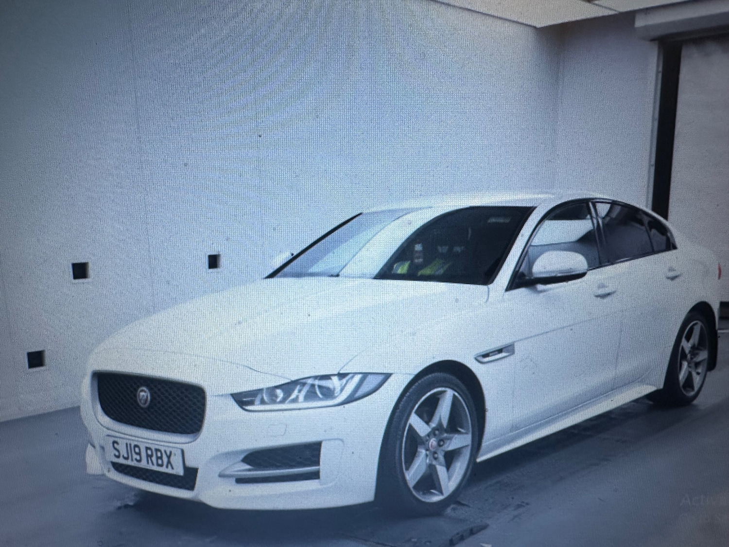 Used Jaguar XE 2019 for sale - 76557788: Photo 3