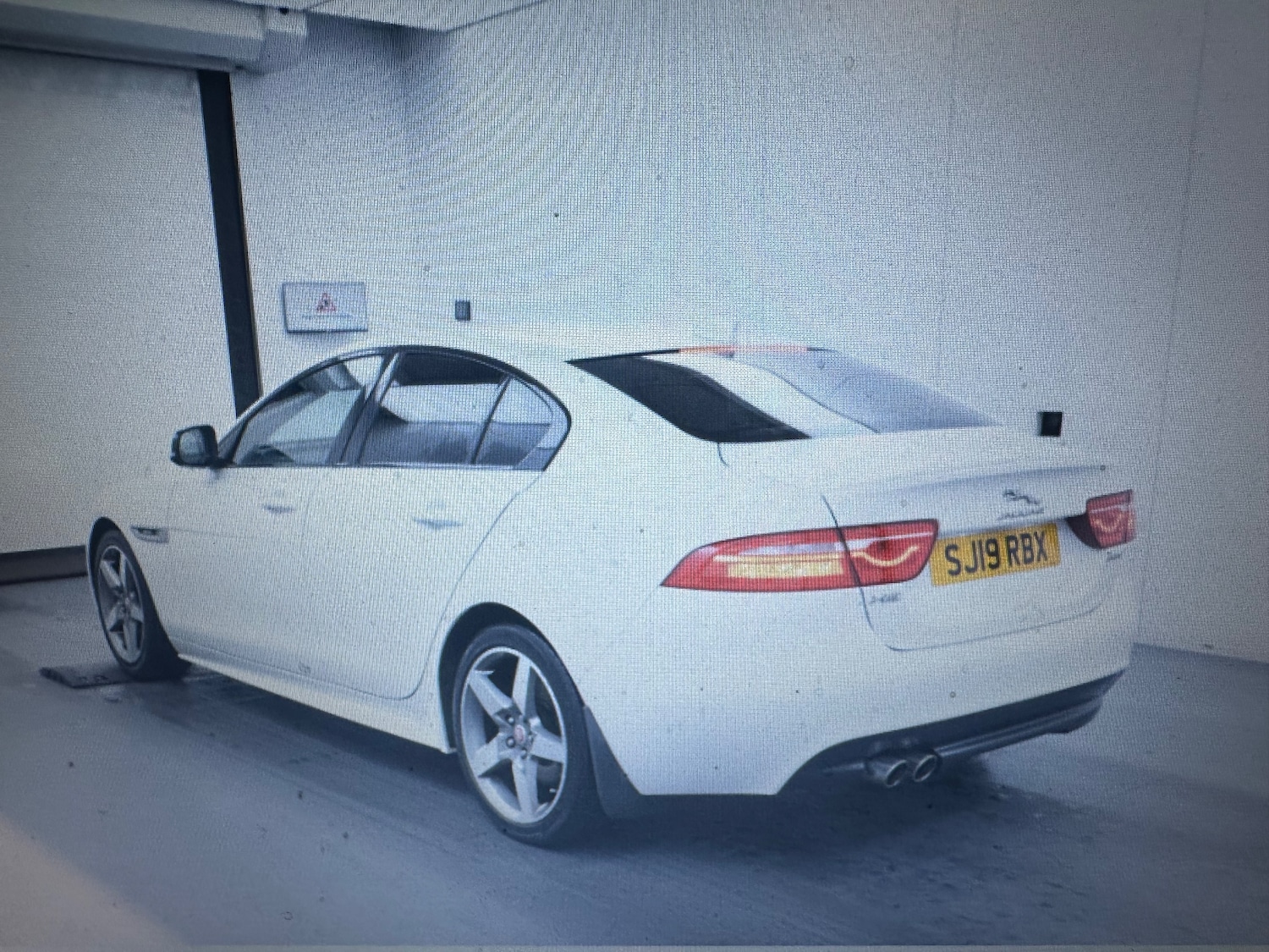 Used Jaguar XE 2019 for sale - 76557788: Photo 4