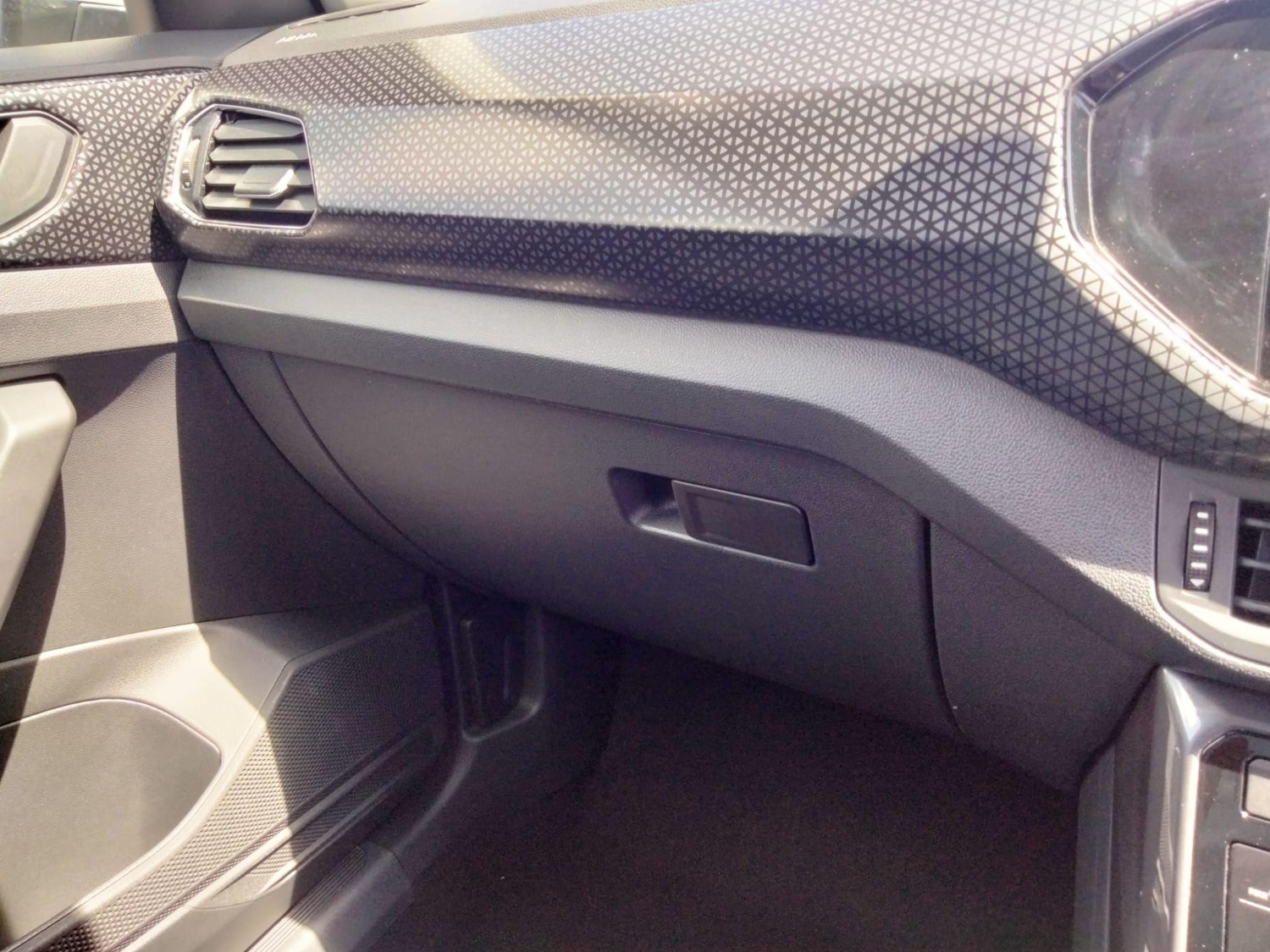 Used Volkswagen T-Cross 2025 for sale - 76561726: Photo 30